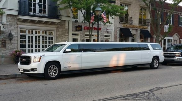 2015 GMC Yukon XL SUV Stretch for Sale in Lenox, MI - Photo 2