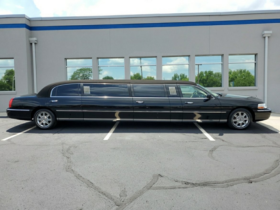 Limousine for Sale in Lexington, KY - Photo 9