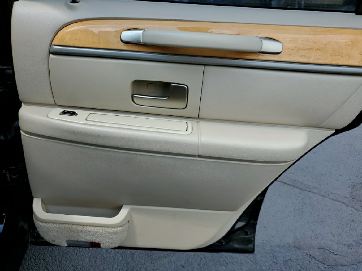 Limousine for Sale in Lexington, KY - Photo 17