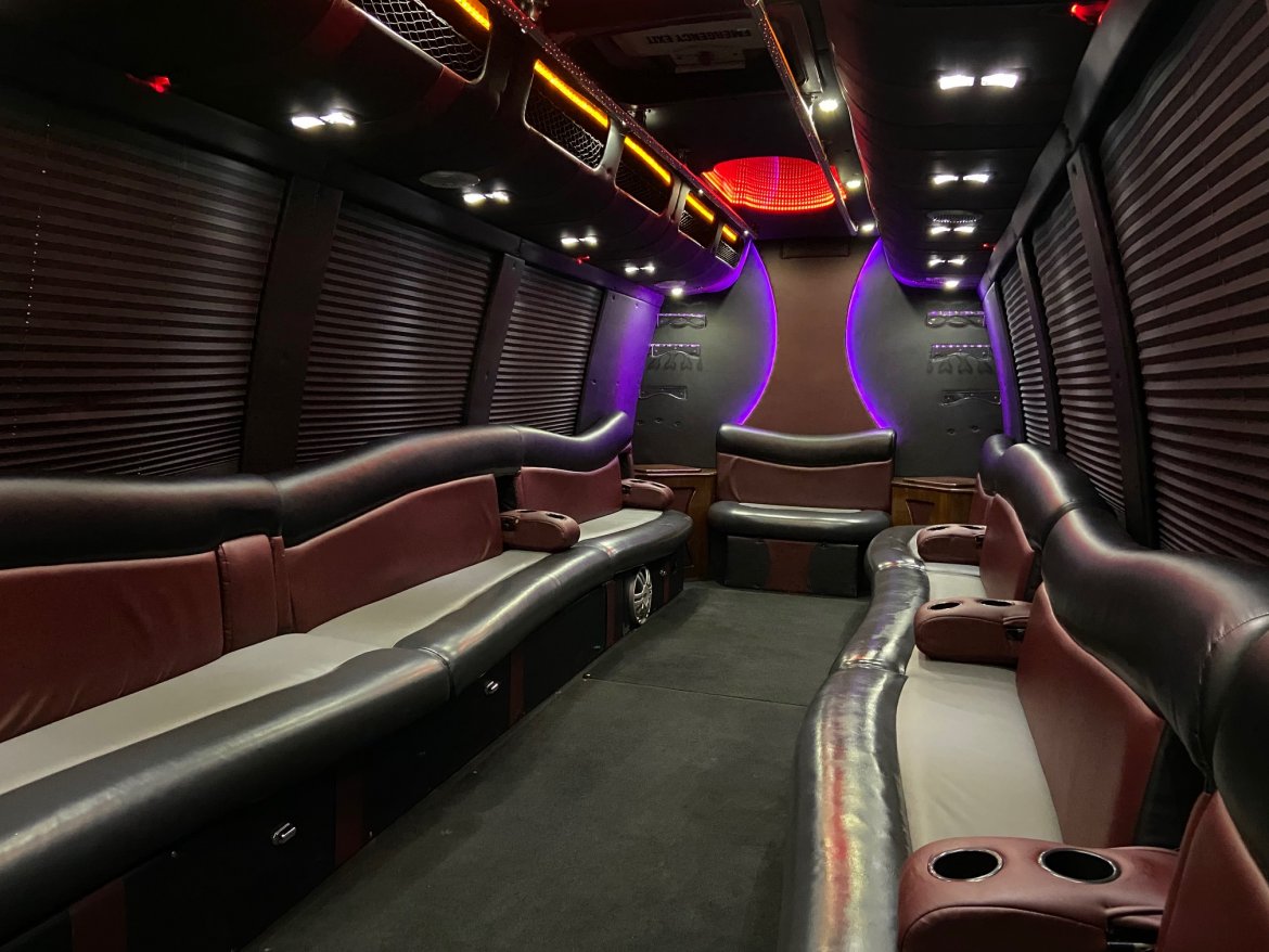 Limo Bus for sale: 2013 Ford E450 Limo Bus 28"