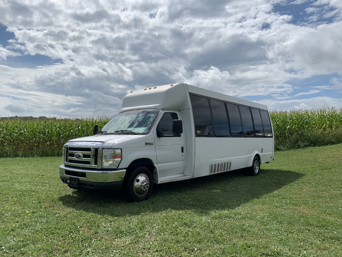 Limo Bus for Sale in Waterford, PA - Photo 5