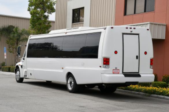 2008 International 3200 Limo Bus for Sale in Fontana, CA - Photo 3
