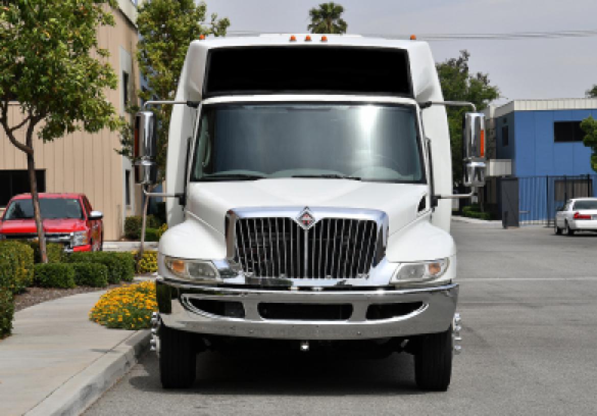 Photo of Limo Bus for sale: 2008 International 3200 by Krystal