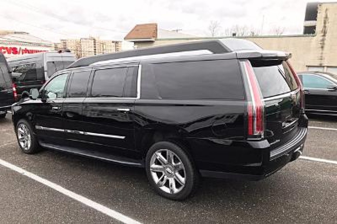 CEO SUV Mobile Office for Sale in Oaklyn, NJ - Photo 4