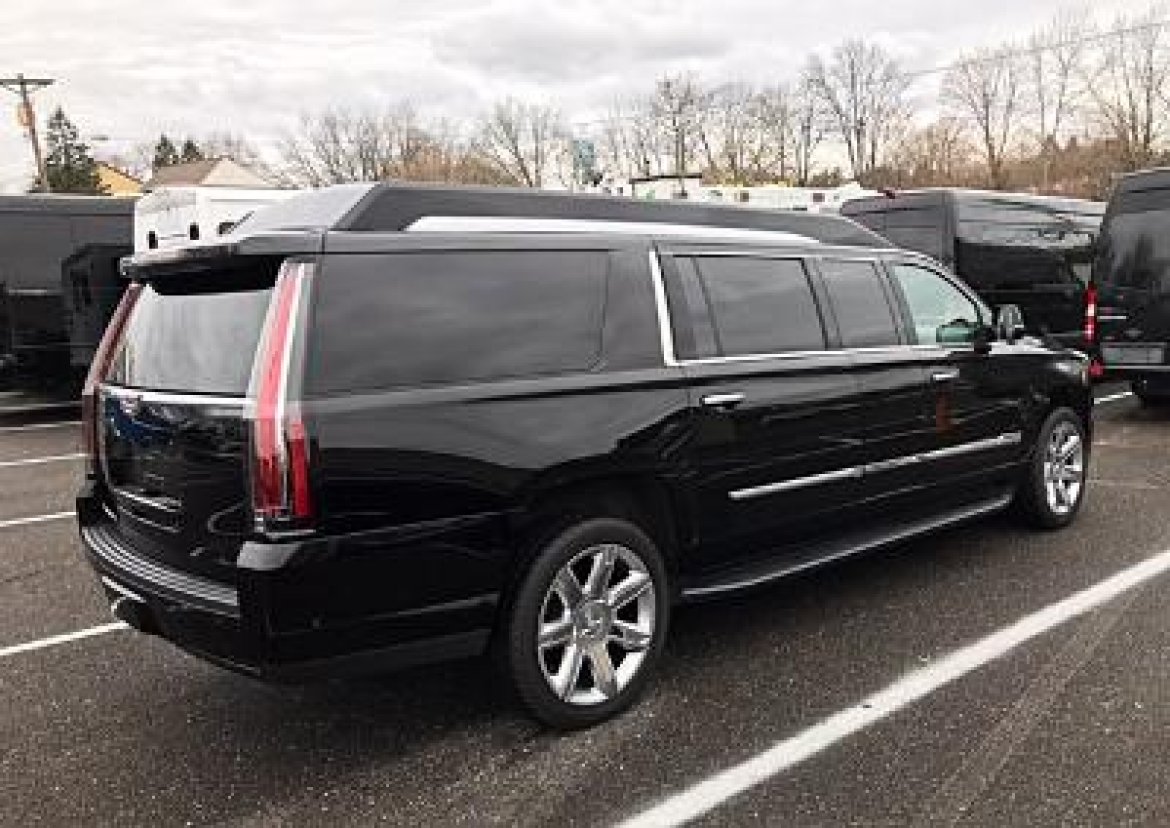CEO SUV Mobile Office for Sale in Oaklyn, NJ - Photo 43