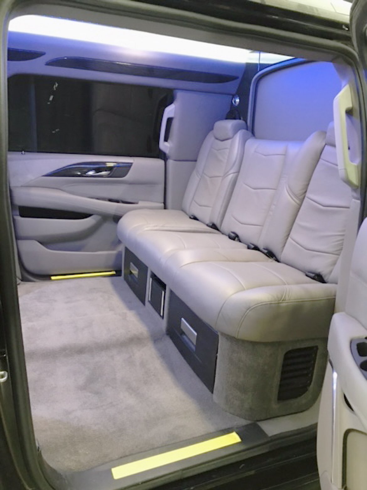 CEO SUV Mobile Office for Sale in Oaklyn, NJ - Photo 22