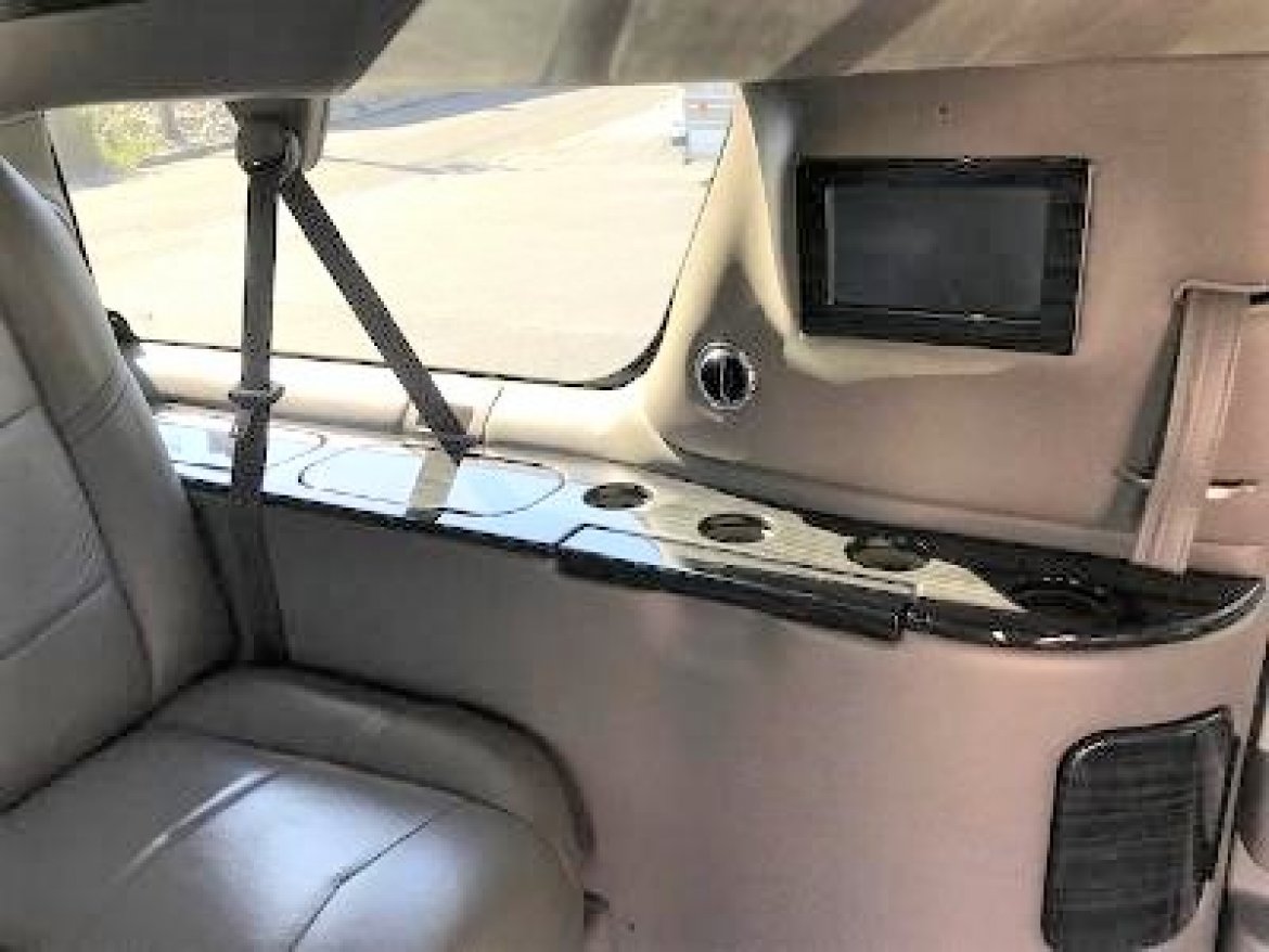 CEO SUV Mobile Office for Sale in Oaklyn, NJ - Photo 33