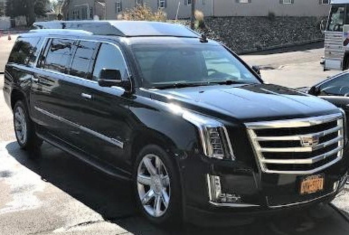 CEO SUV Mobile Office for Sale in Oaklyn, NJ - Photo 36