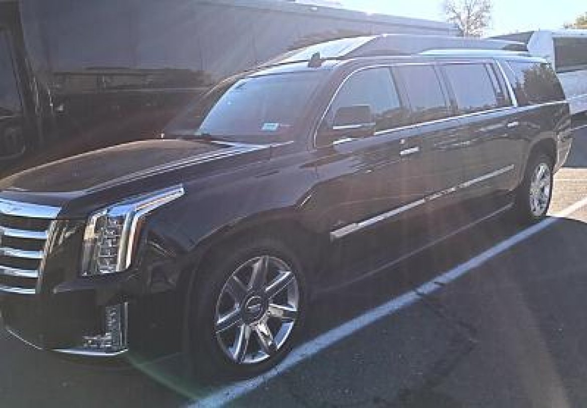 CEO SUV Mobile Office for Sale in Oaklyn, NJ - Photo 42