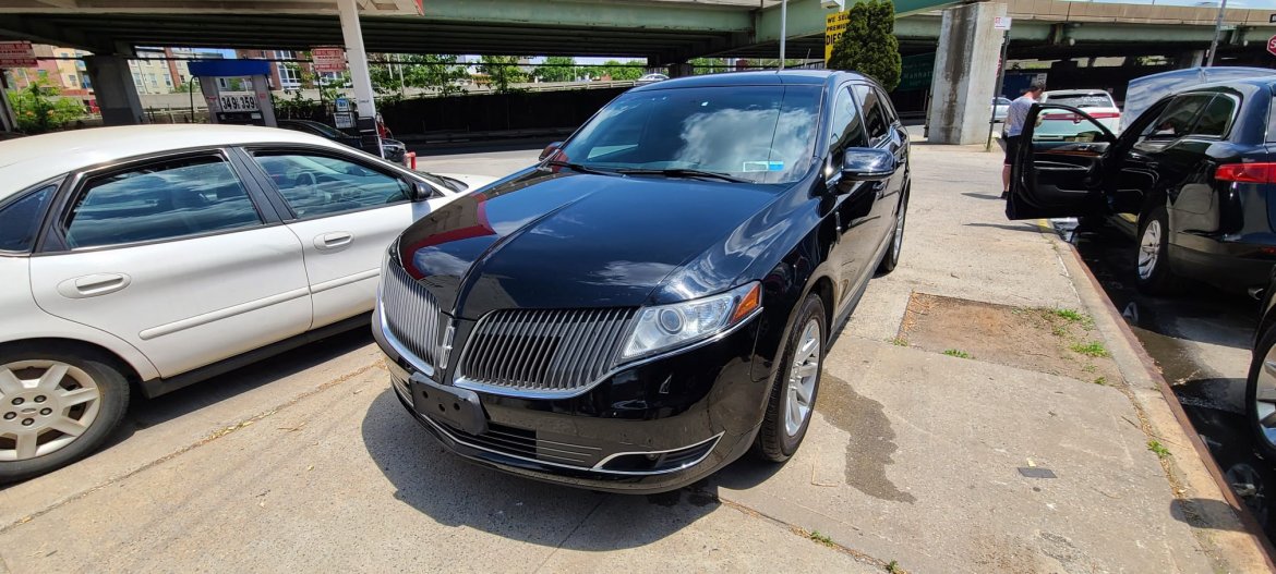 Sedan for sale: 2014 Lincoln Mkt