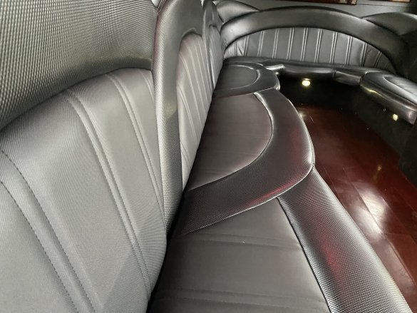 2011 Ford E-450 Limo Bus for Sale in New Orleans, LA - Photo 3