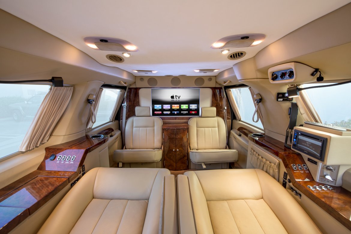 CEO SUV Mobile Office for Sale in Bedford Hills, NY - Photo 3