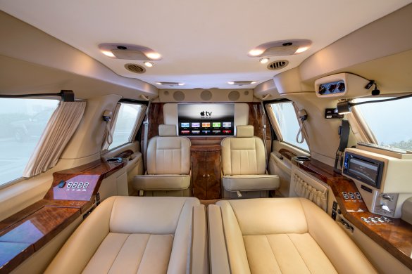 2005 Ford Excursion CEO SUV Mobile Office for Sale in Bedford Hills, NY - Photo 3