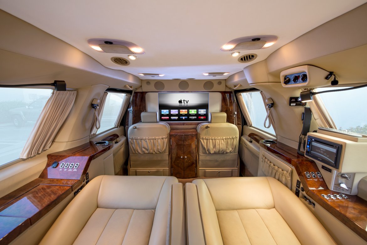 CEO SUV Mobile Office for Sale in Bedford Hills, NY - Photo 4