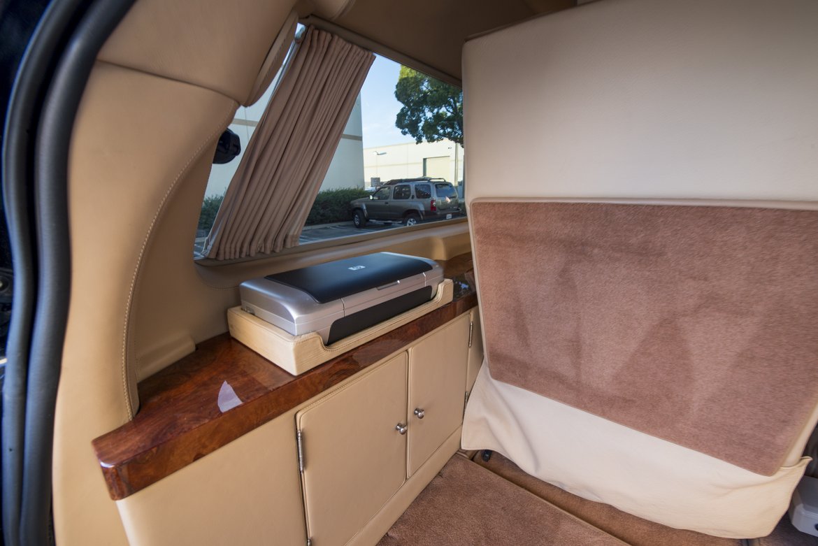CEO SUV Mobile Office for Sale in Bedford Hills, NY - Photo 10