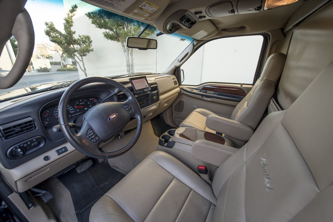 CEO SUV Mobile Office for Sale in Bedford Hills, NY - Photo 11
