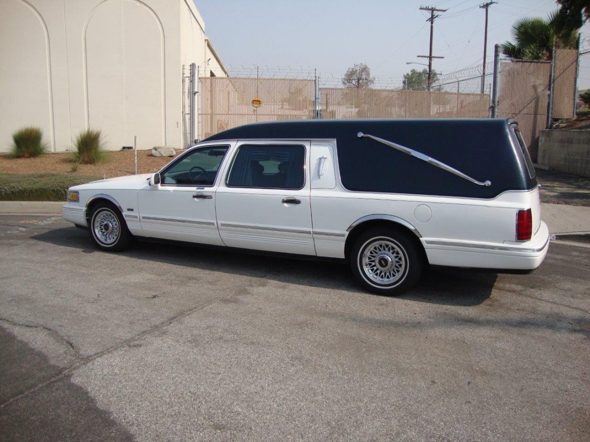 Funeral for sale: 1995 Lincoln Hearse by Eagle Coach