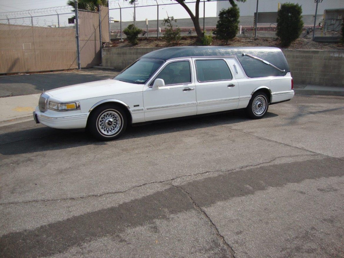 Funeral for Sale in Carson, CA - Photo 5