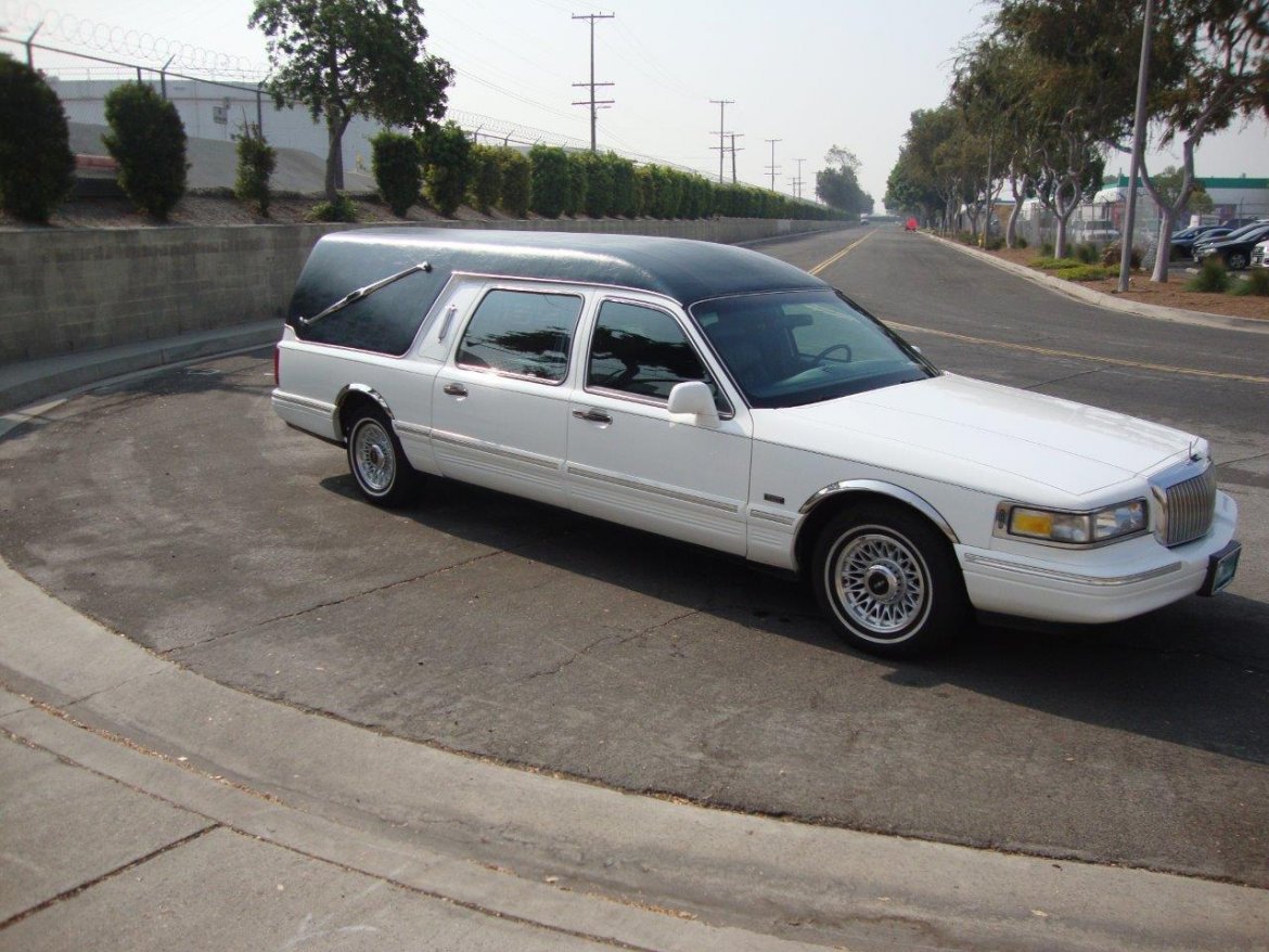 Funeral for Sale in Carson, CA - Photo 10