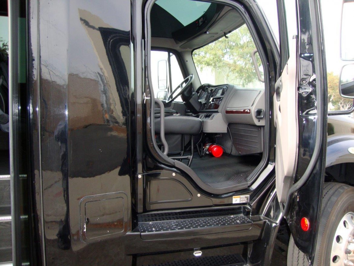 Executive Shuttle for Sale in Carson, CA - Photo 14