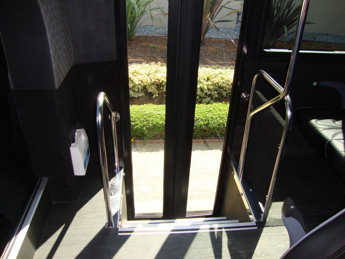 Executive Shuttle for Sale in Carson, CA - Photo 26