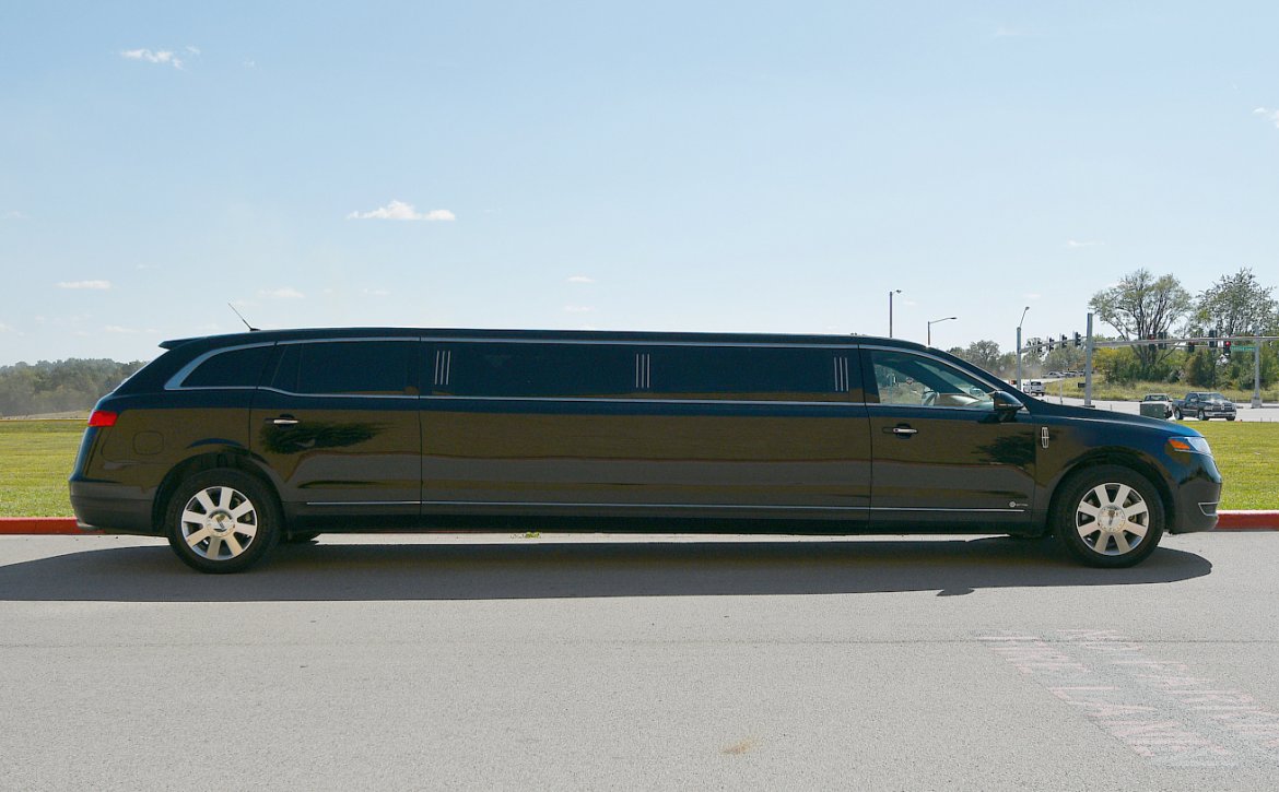Limousine for Sale in Springfield, MO - Photo 5
