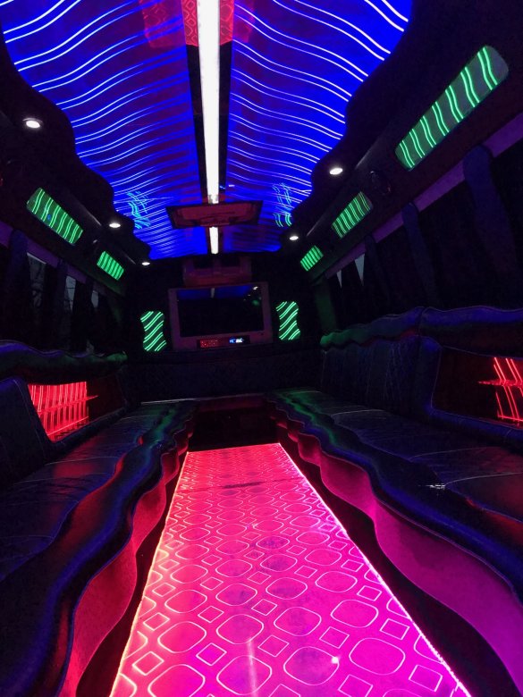 2008 Ford F550 Limo Bus for Sale in north Hollywood, CA - Photo 2