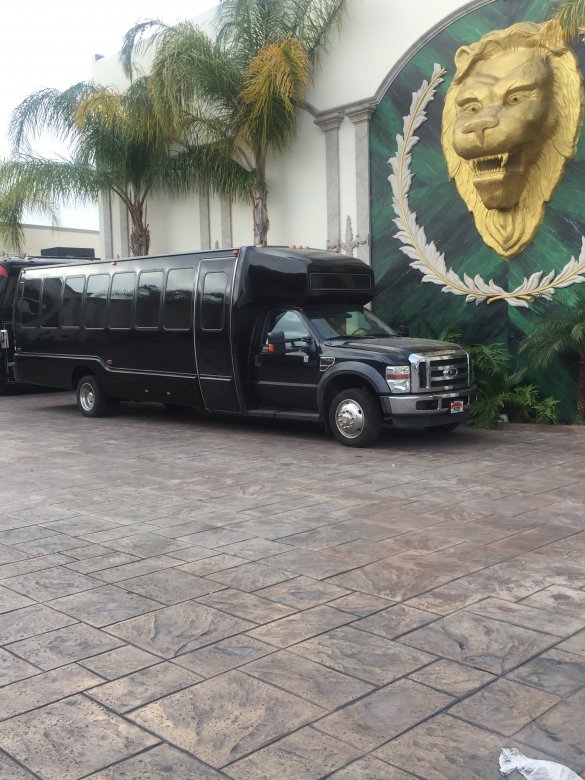 2008 Ford F550 Limo Bus for Sale in north Hollywood, CA - Photo 3