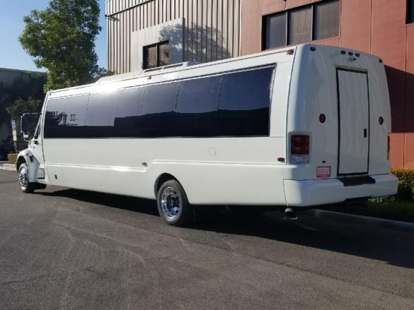 2008 International 3200 Limo Bus for Sale in North Hollywood, CA - Photo 3