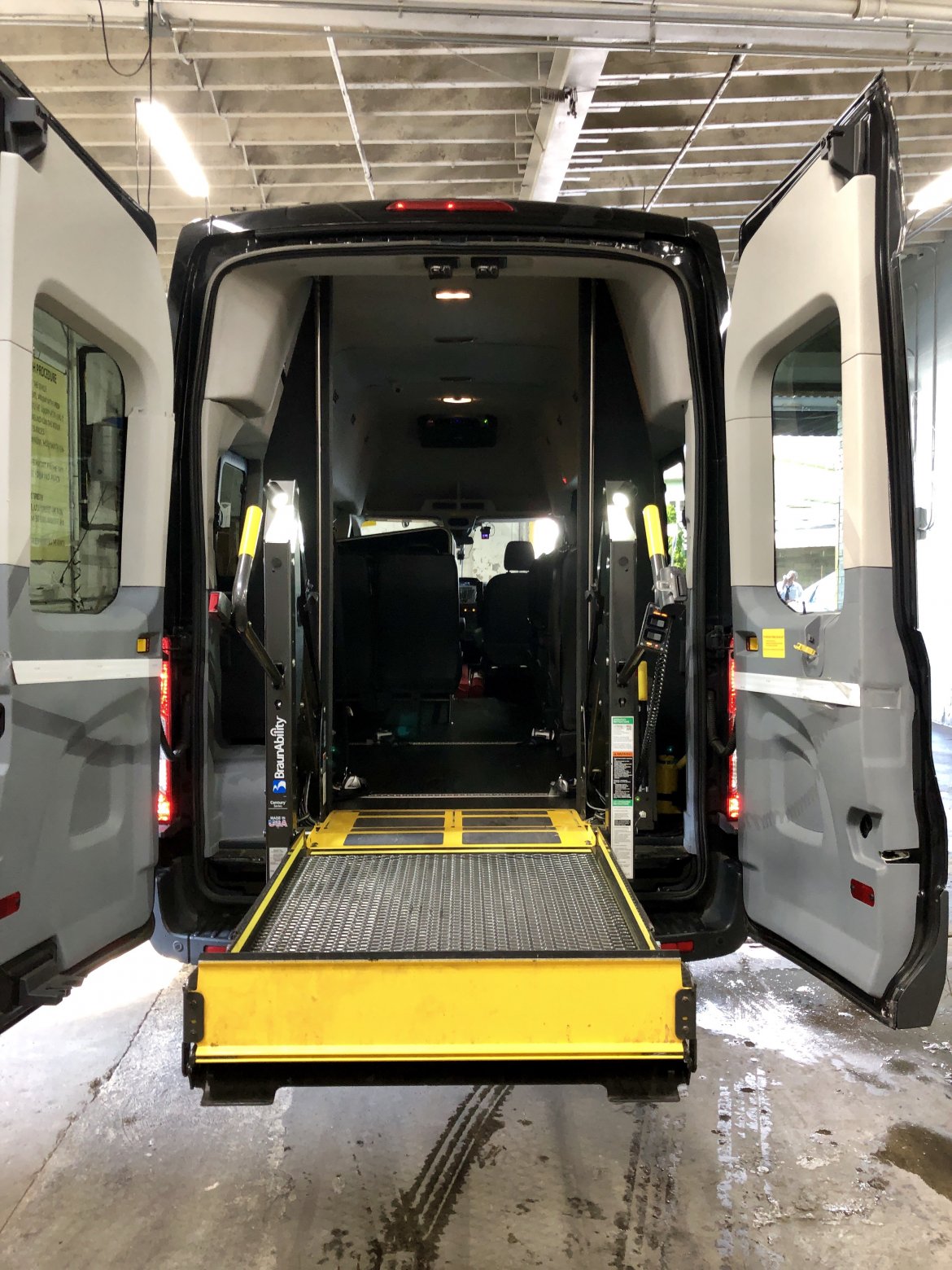 2016 Ford Transit 350 Wheelchair van - Photo 2