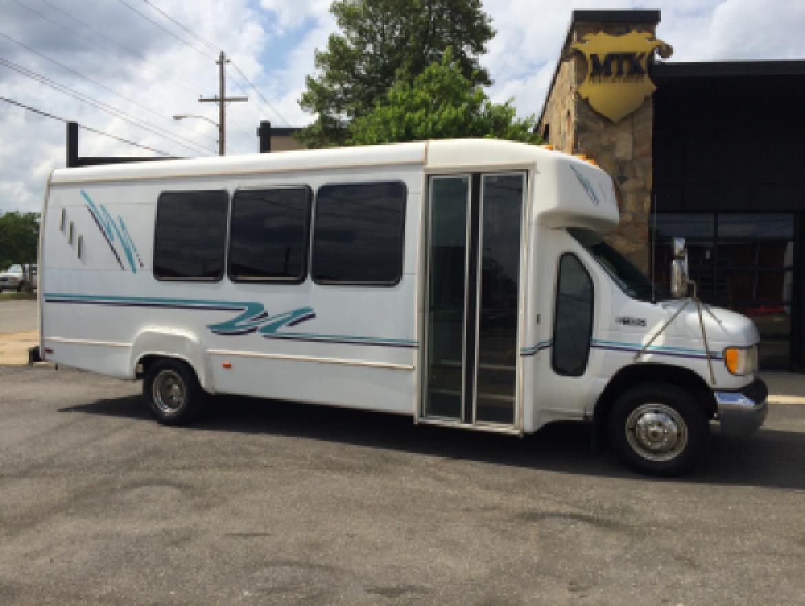 Photo of Limo Bus for sale: 1999 Ford E450