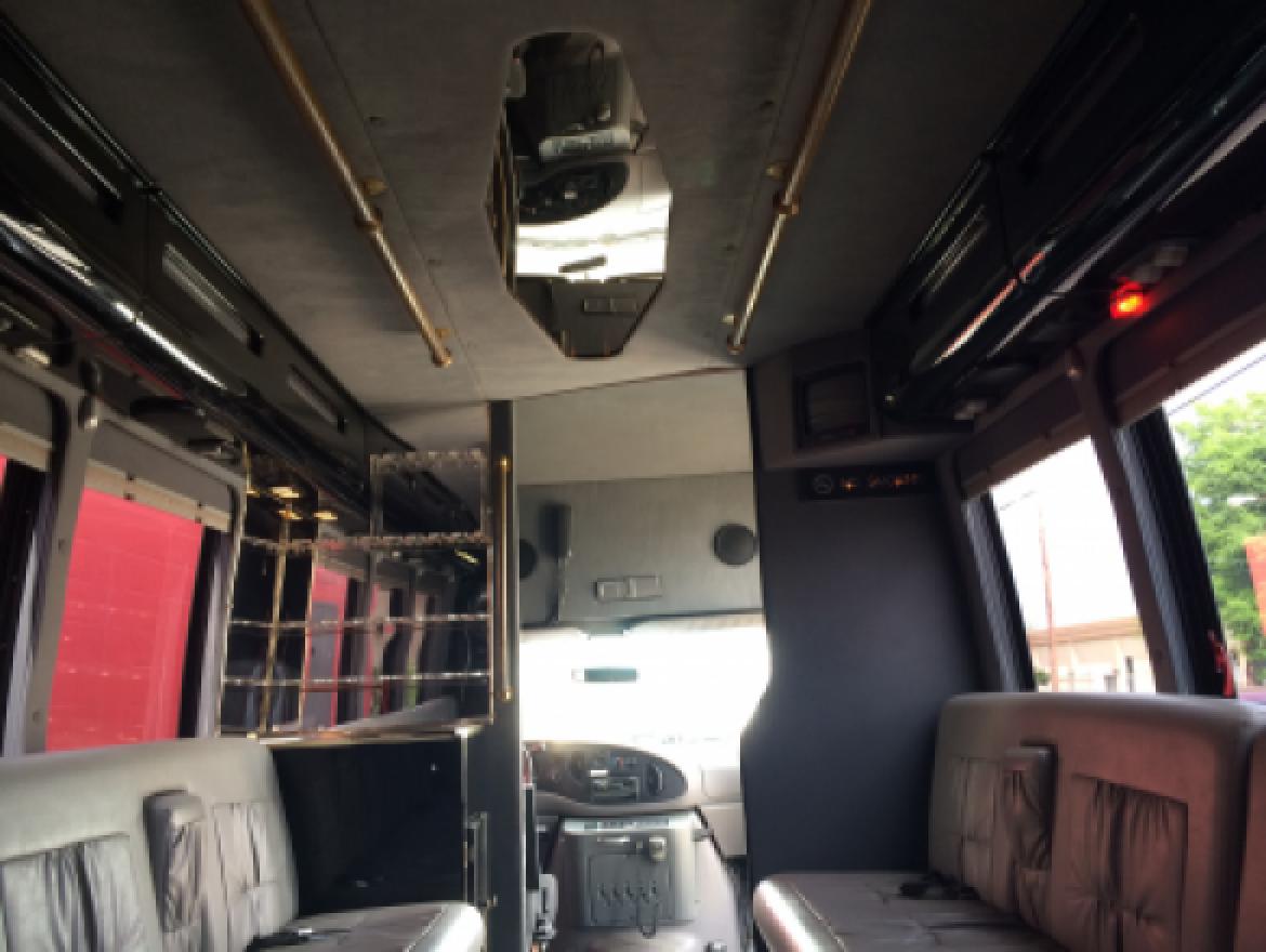 Photo of Limo Bus for sale: 1999 Ford E450