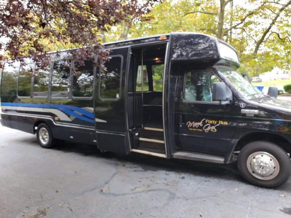 2006 Ford Krystal Koach 14 Passenger Limo Bus Limo Bus for Sale in Middletown, NJ - Photo 2