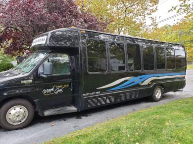 2006 Ford Krystal Koach 14 Passenger Limo Bus Limo Bus for Sale in Middletown, NJ - Main Photo