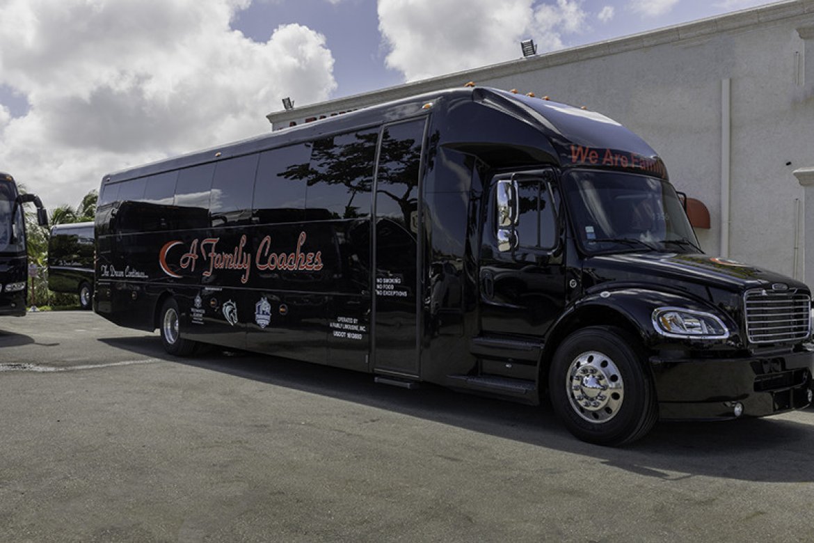 Executive Shuttle for sale: 2019 Freightliner Supercoach 45 by Executive Coach Builders