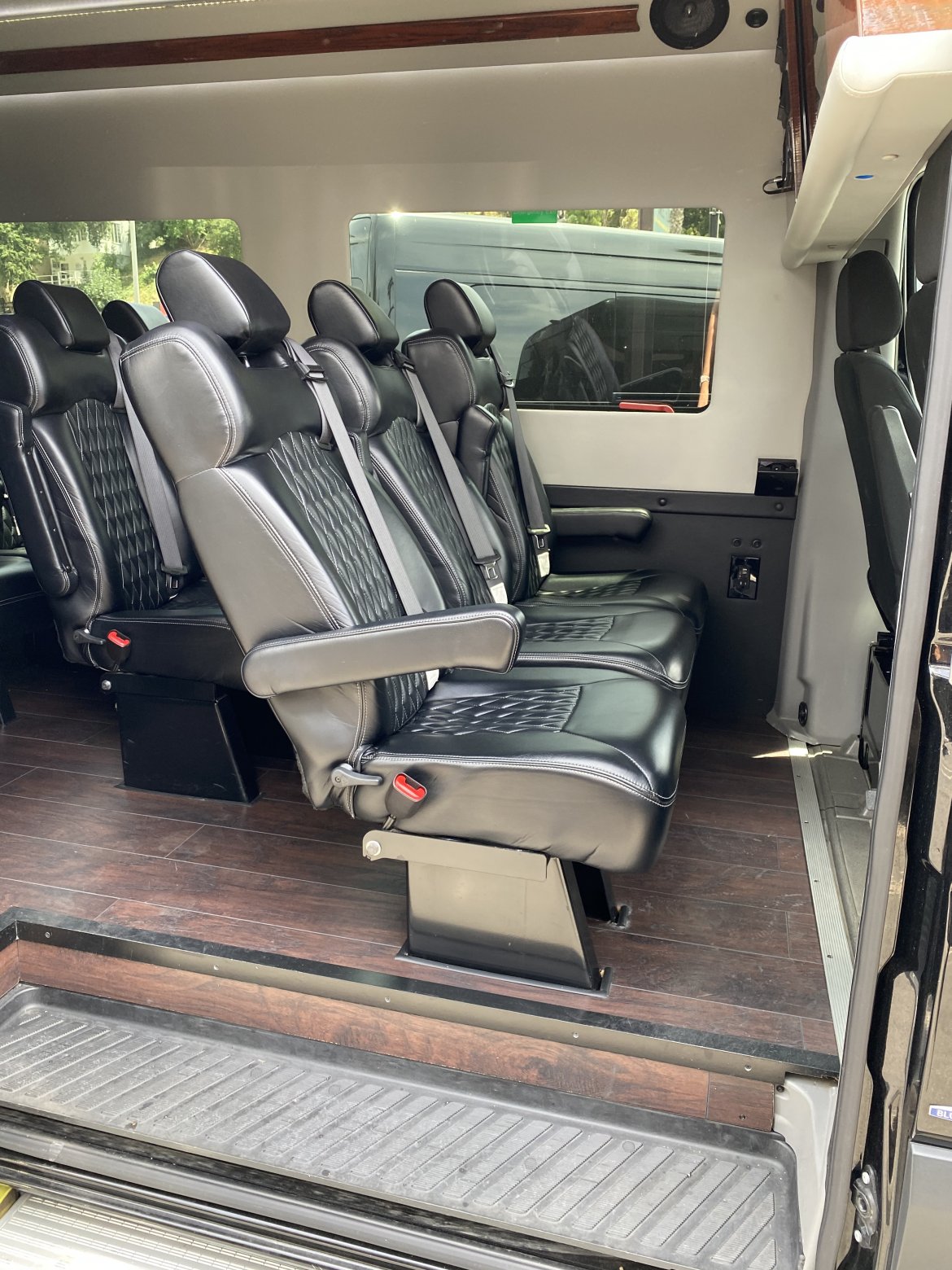 Executive Shuttle for Sale in Los Angeles, CA - Photo 5