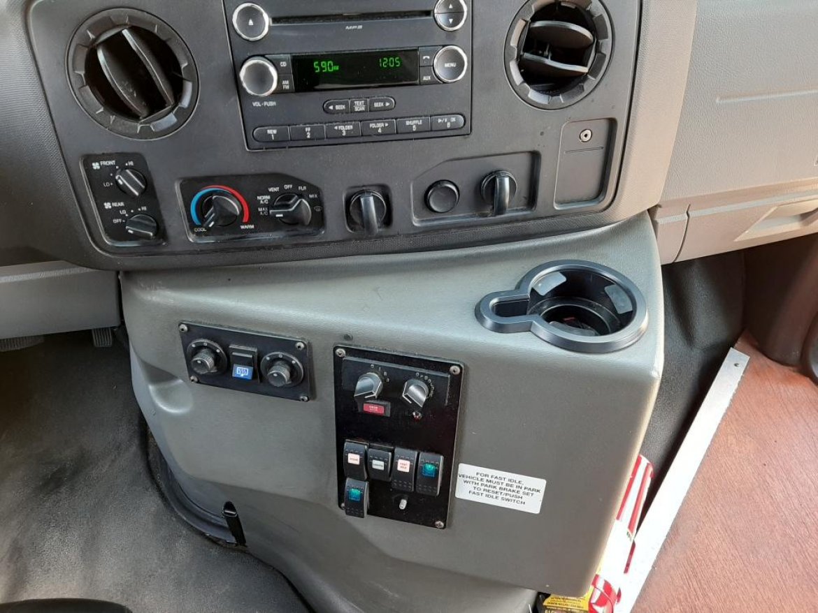 Limo Bus for Sale in Des Moines, IA - Photo 29