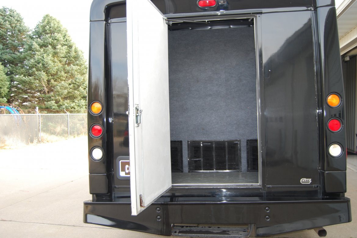 Limo Bus for Sale in Des Moines, IA - Photo 9