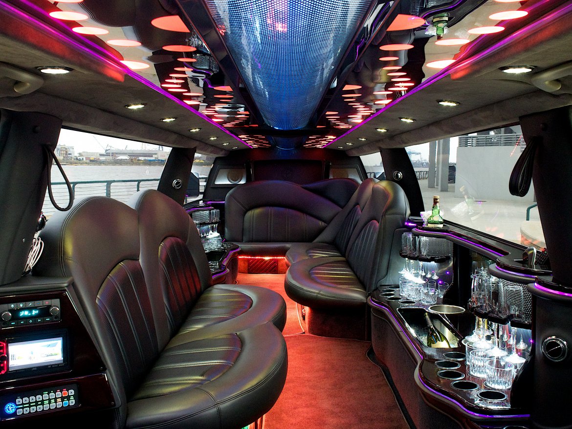 2014 Cadillac Accolade Limousine - Photo 2