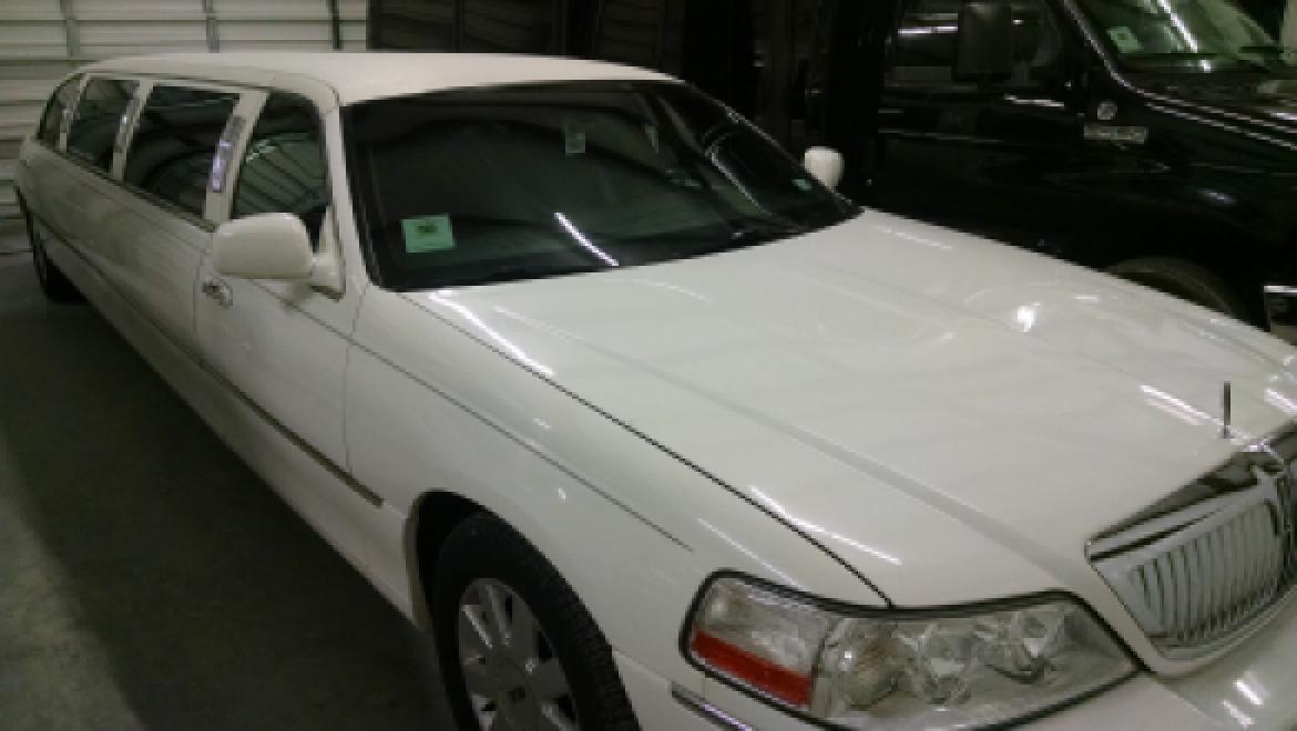 Photo of Limousine for sale: 2006 Lincoln  Town Car 130&quot; by DaBryan