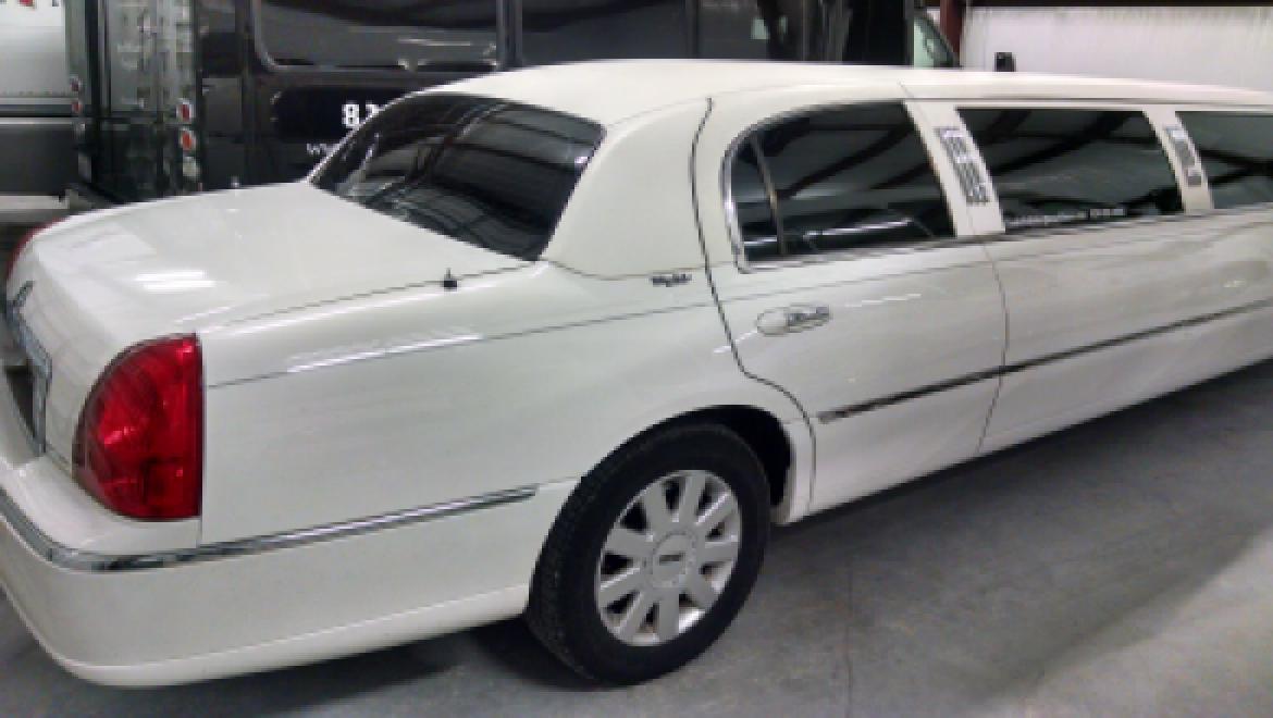 Photo of Limousine for sale: 2006 Lincoln  Town Car 130&quot; by DaBryan
