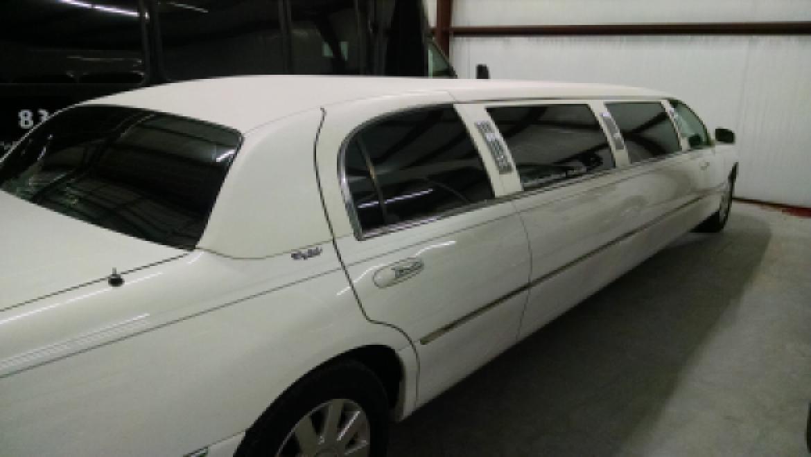 Photo of Limousine for sale: 2006 Lincoln  Town Car 130&quot; by DaBryan