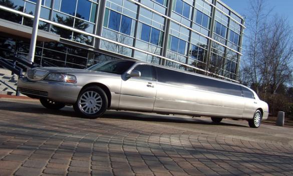 2005 Lincoln Lincoln Limousine for Sale in Trenton, NJ - Main Photo
