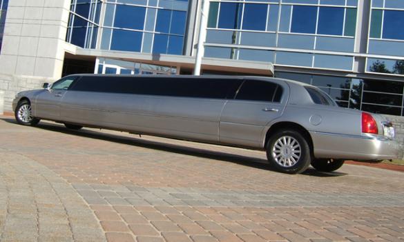 2005 Lincoln Lincoln Limousine for Sale in Trenton, NJ - Photo 2