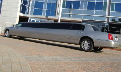 2005 Lincoln Lincoln Limousine for Sale in Trenton, NJ - Photo 2