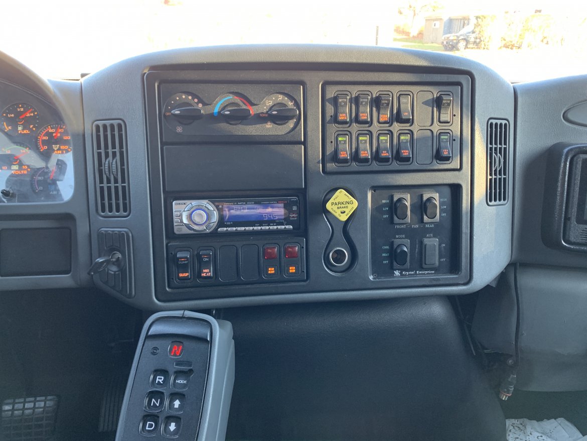 Limo Bus for Sale in North Attleboro, MA - Photo 10