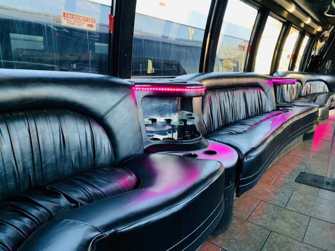 Limo Bus for Sale in North Attleboro, MA - Photo 19