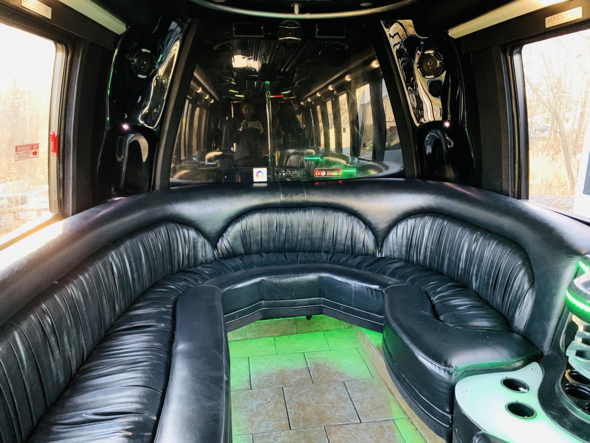 Limo Bus for Sale in North Attleboro, MA - Photo 20