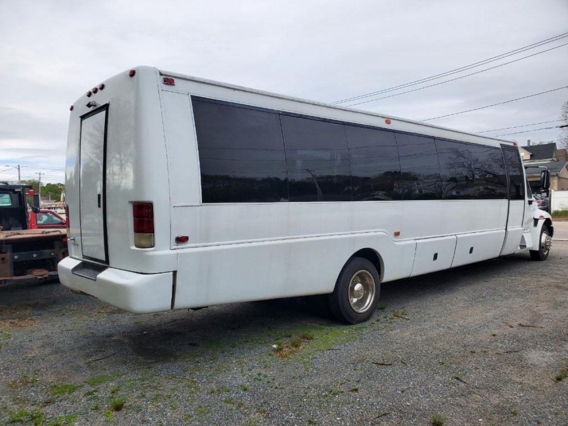 Limo Bus for Sale in North Attleboro, MA - Photo 22