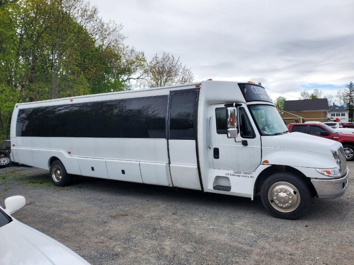 Limo Bus for Sale in North Attleboro, MA - Photo 21